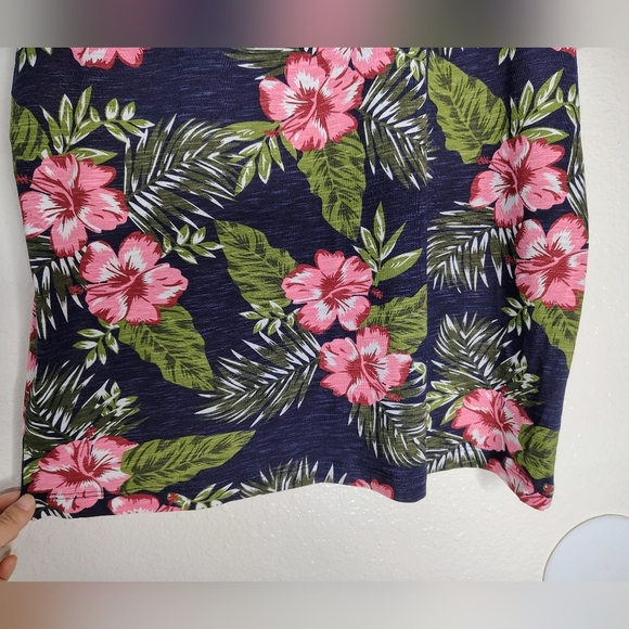 Refill Men's Hawaiian BlueNavy Floral Print T-shirt Short Sleeve Round Neck Sz M - Picture 10 of 10